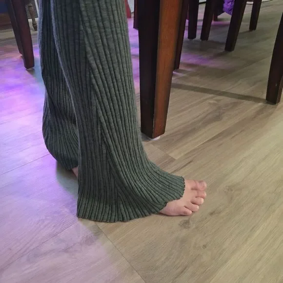 Urban Outfitters Green Ribbed Pants - Picture 6 of 7